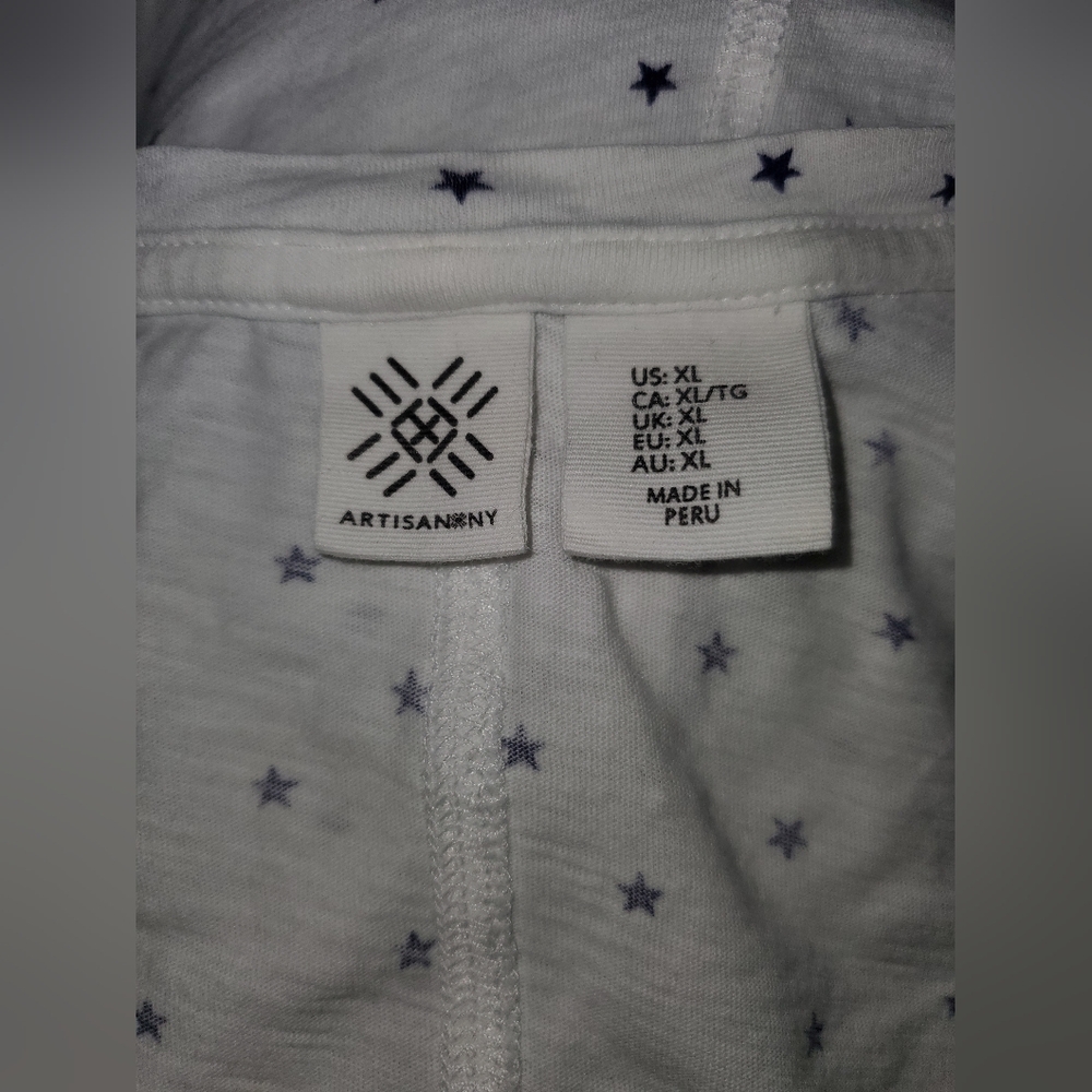 Artisan NY White Top With Navy Star Design Short Sleeve Top Sz XL - Picture 2 of 4